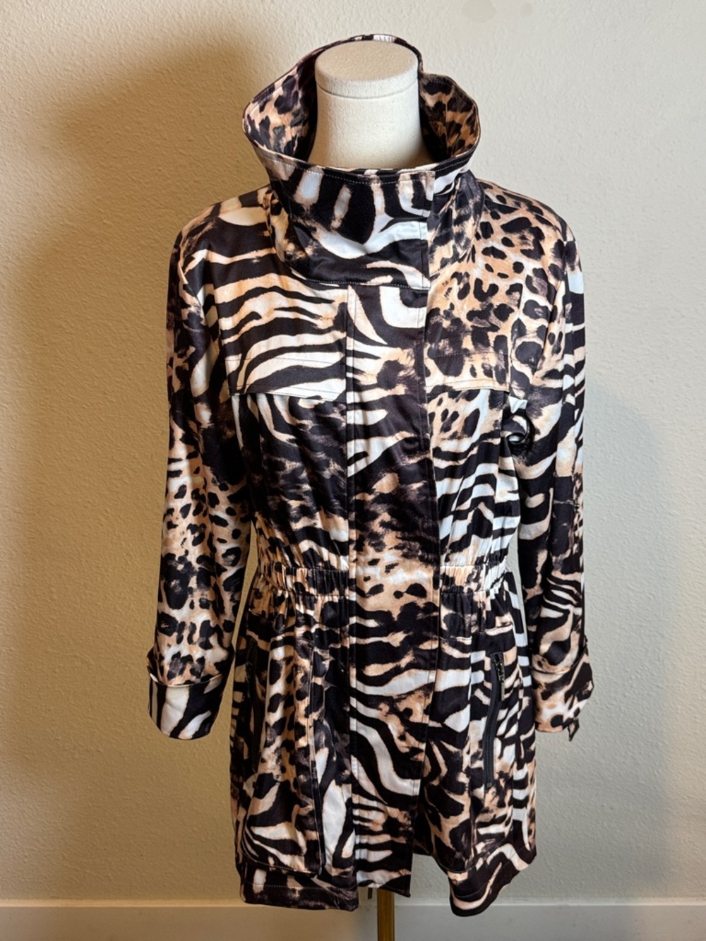 Puli Animal Print Anorak Jacket with Contrast Blue Lining size Small